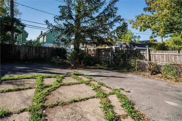 $279,000 | 255 Lisbon Avenue, Buffalo, NY 14215