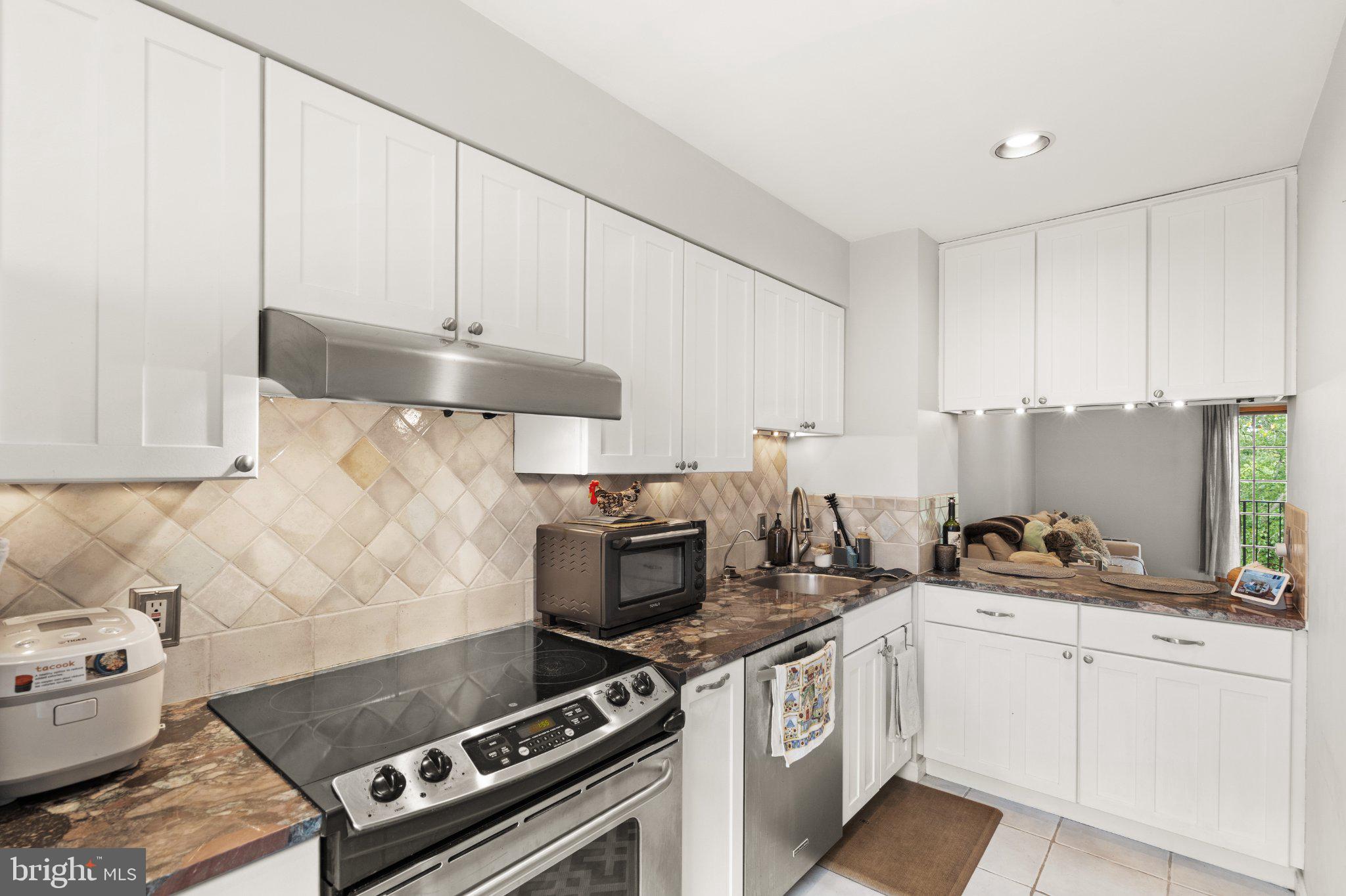 905 South Rolfe Street, Unit 2 Arlington, VA 22204 - Photo 12 of 55 Gallery Image 12