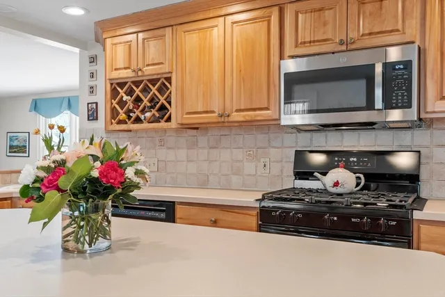 $779,000 | 30 Canterbury Street, Andover, MA 01810