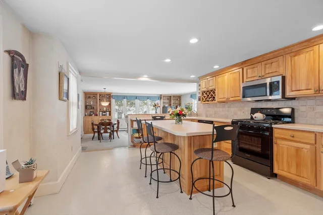 $779,000 | 30 Canterbury Street, Andover, MA 01810