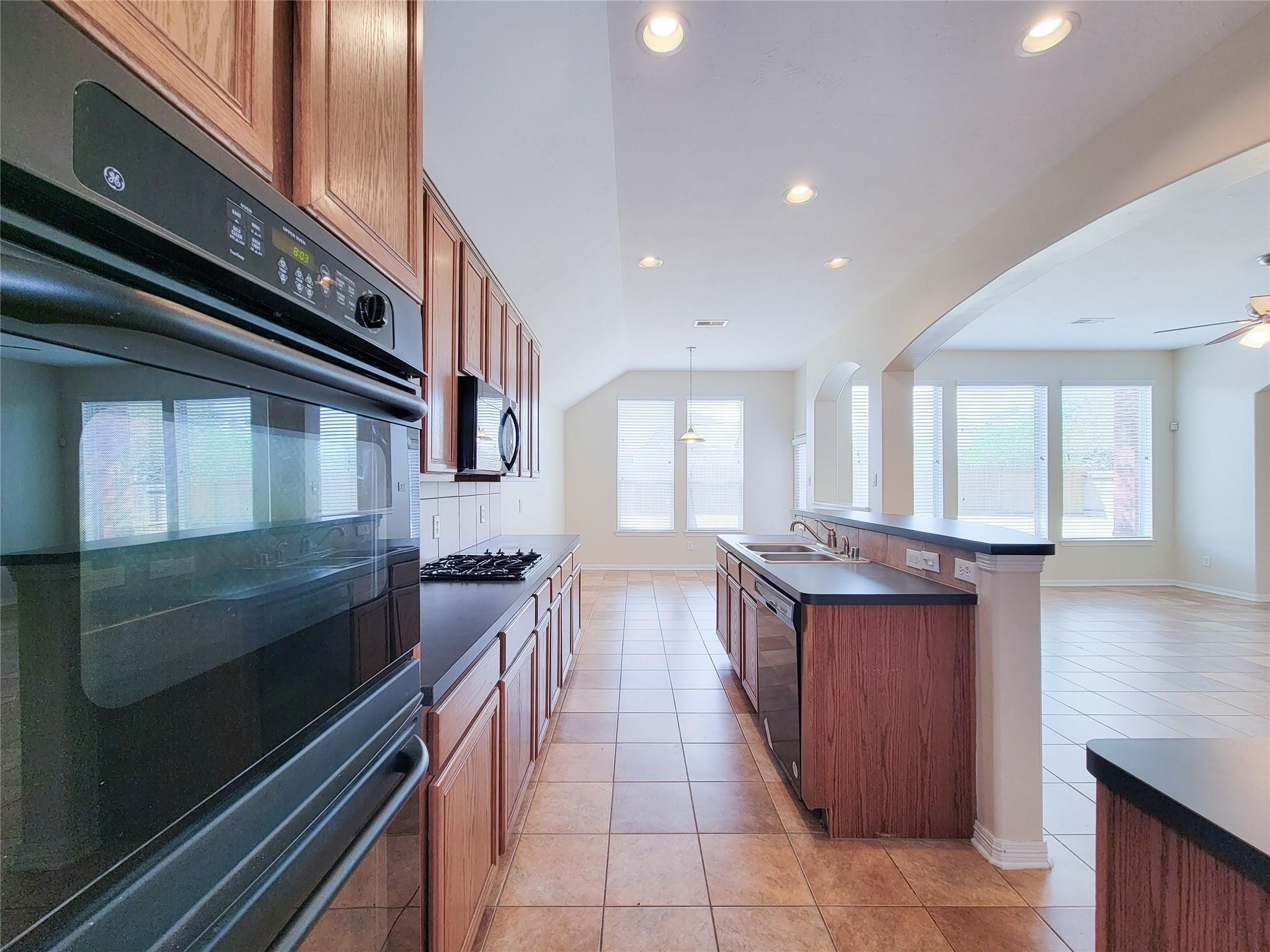 25219 Piney Heights Lane Spring, TX 77389 - Photo 9 of 37