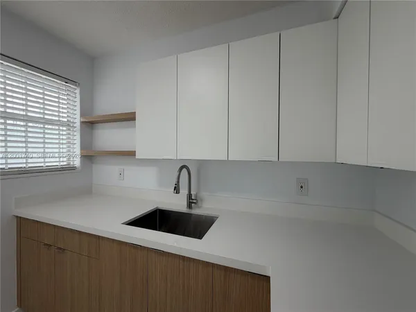 $1,990 | 5990 Northeast 4th Court, Unit 3, Miami, FL 33137