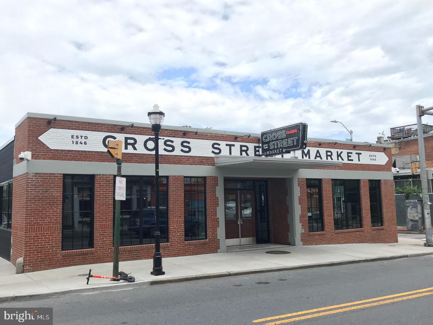 162 West Barre Street, Unit R21 Baltimore, MD 21201 - Photo 27 of 29 A short walk to Cross Street Market