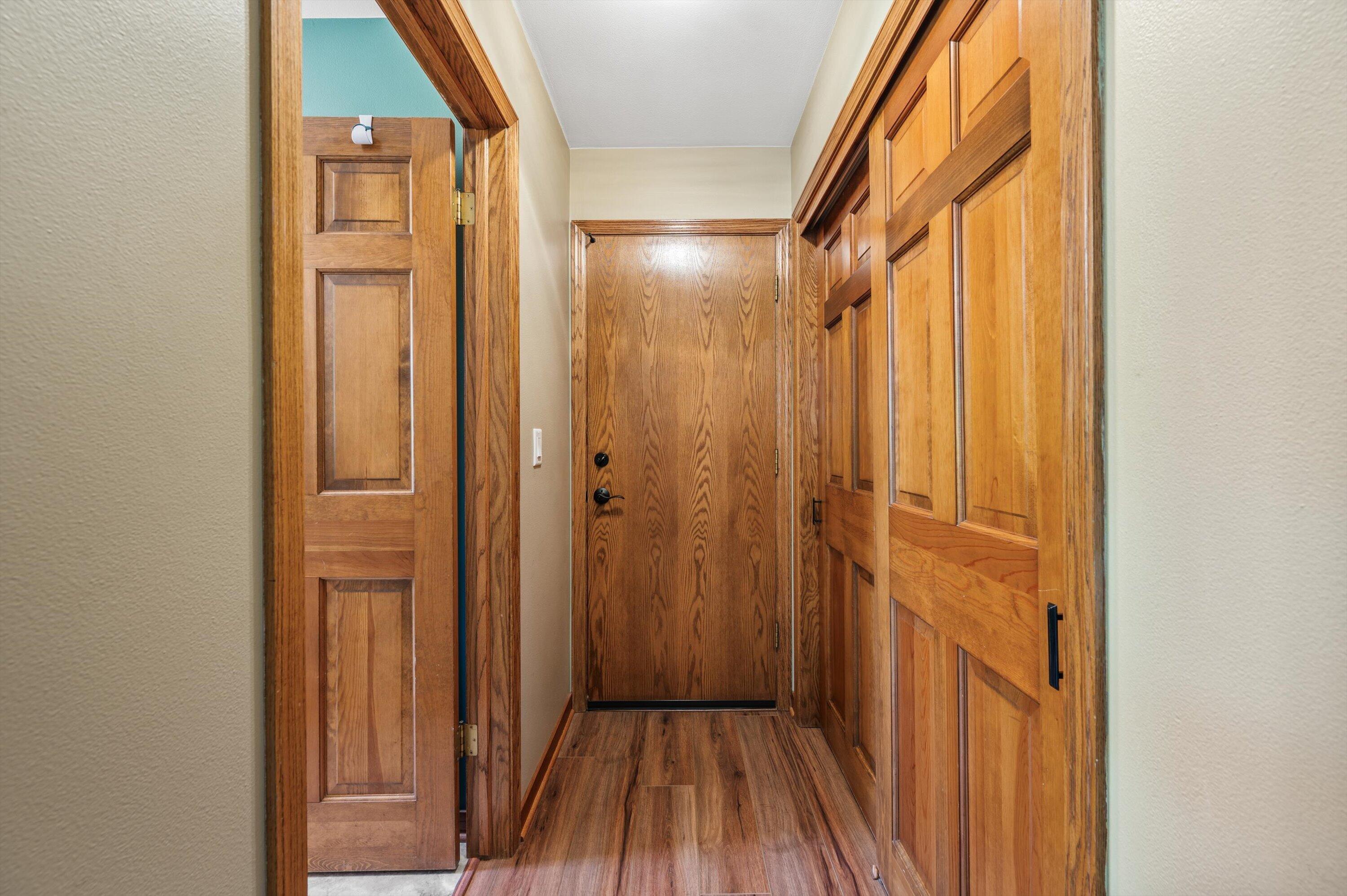 2803 Ridgeline Circle Waukesha, WI 53188 - Photo 11 of 38 Hallway