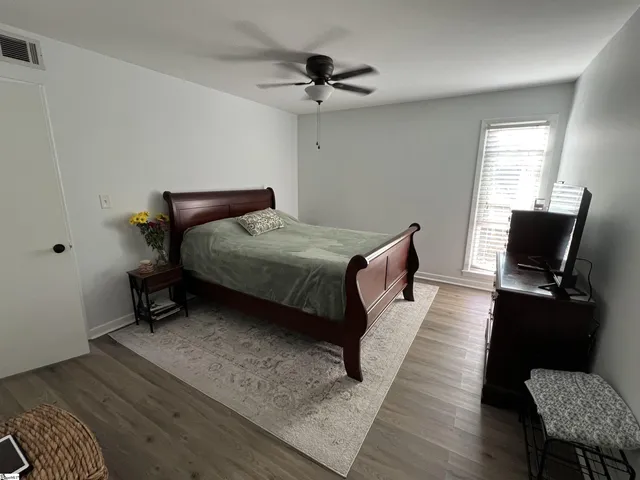 $139,900 | 3706 East North Street, Unit L3, Greenville, SC 29615