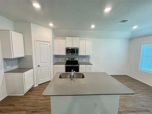 $1,850 | 107 Sophora Drive, Hutto, TX 78634