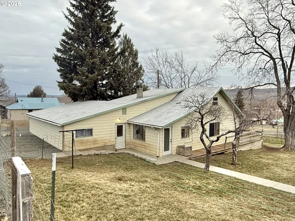 $299,000 | 455 3rd Street, Long Creek, OR 97856