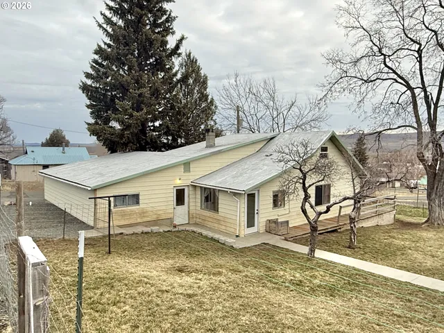 $299,000 | 455 3rd Street, Long Creek, OR 97856