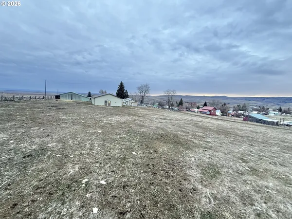 $299,000 | 455 3rd Street, Long Creek, OR 97856