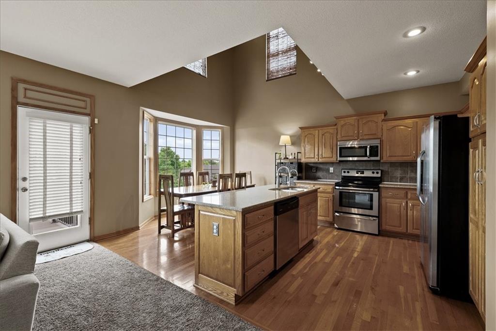 4811 Mund Road Shawnee, KS 66218 - Photo 4 of 24