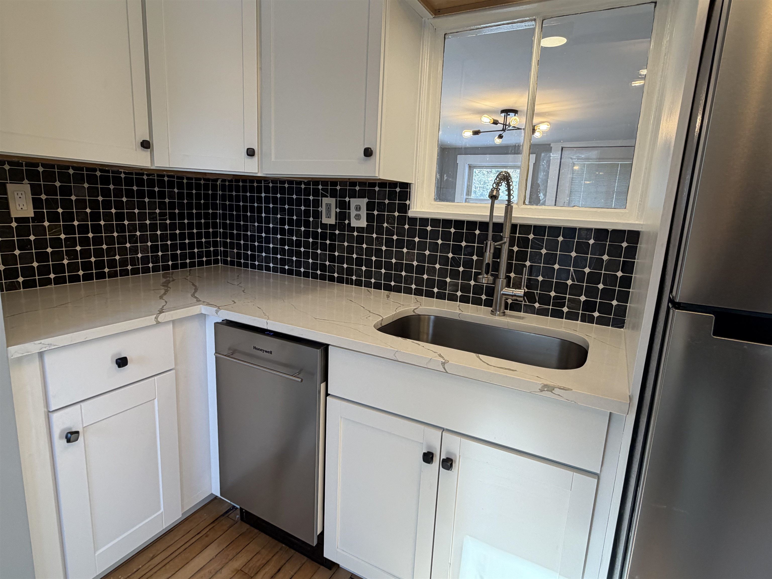 66 Chestnut Hill Road Rochester, NH 03867 - Photo 3 of 27