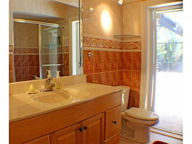 2988 Cadiz Road Boca Raton, FL 33432 - Photo 14 of 20 Bathroom