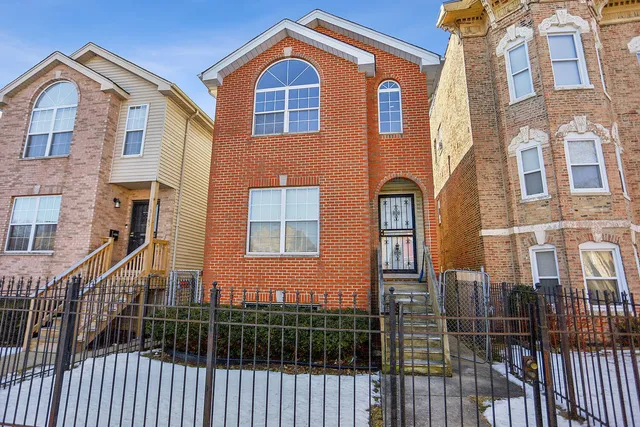 $450,000 | 3127 West Fulton Street, Chicago, IL 60612