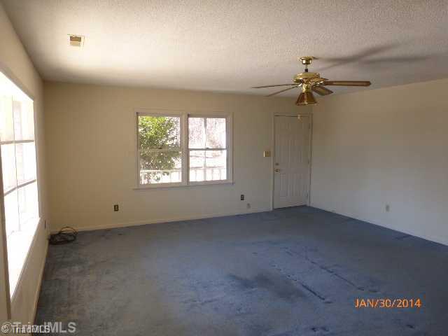 2120 Warf Road Lexington, NC 27292 - Photo 2 of 10 Living Room.