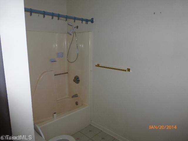 2120 Warf Road Lexington, NC 27292 - Photo 6 of 10 Master Bath/Spa.