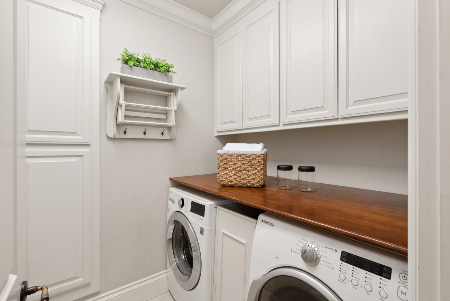 125 Dover Street Los Gatos, CA 95032 - Photo 25 of 49 a utility room with dryer and washer