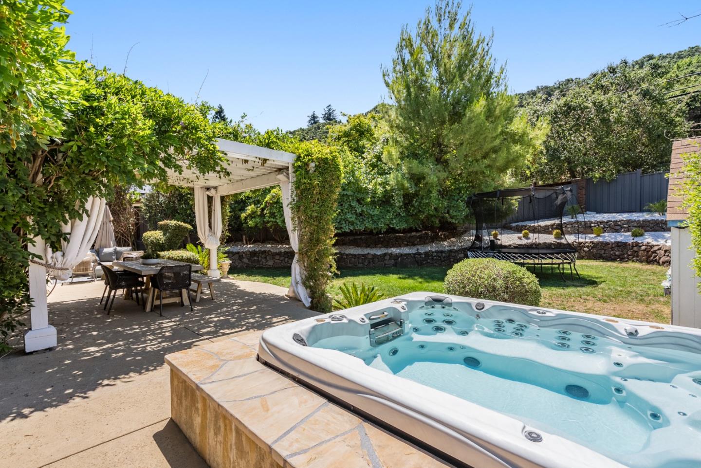 125 Dover Street Los Gatos, CA 95032 - Photo 36 of 49 a view of a park with lounge chair