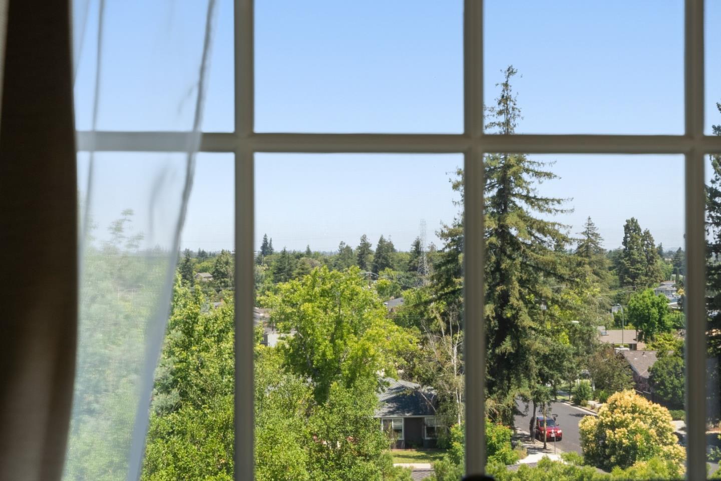 125 Dover Street Los Gatos, CA 95032 - Photo 41 of 49 a view of a garden