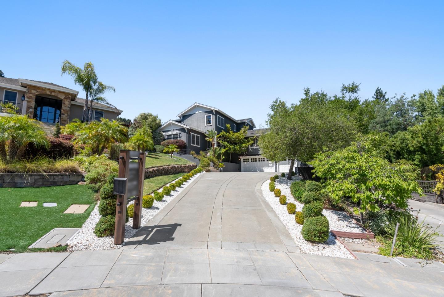 125 Dover Street Los Gatos, CA 95032 - Photo 5 of 49 a view of a pathway with a garden