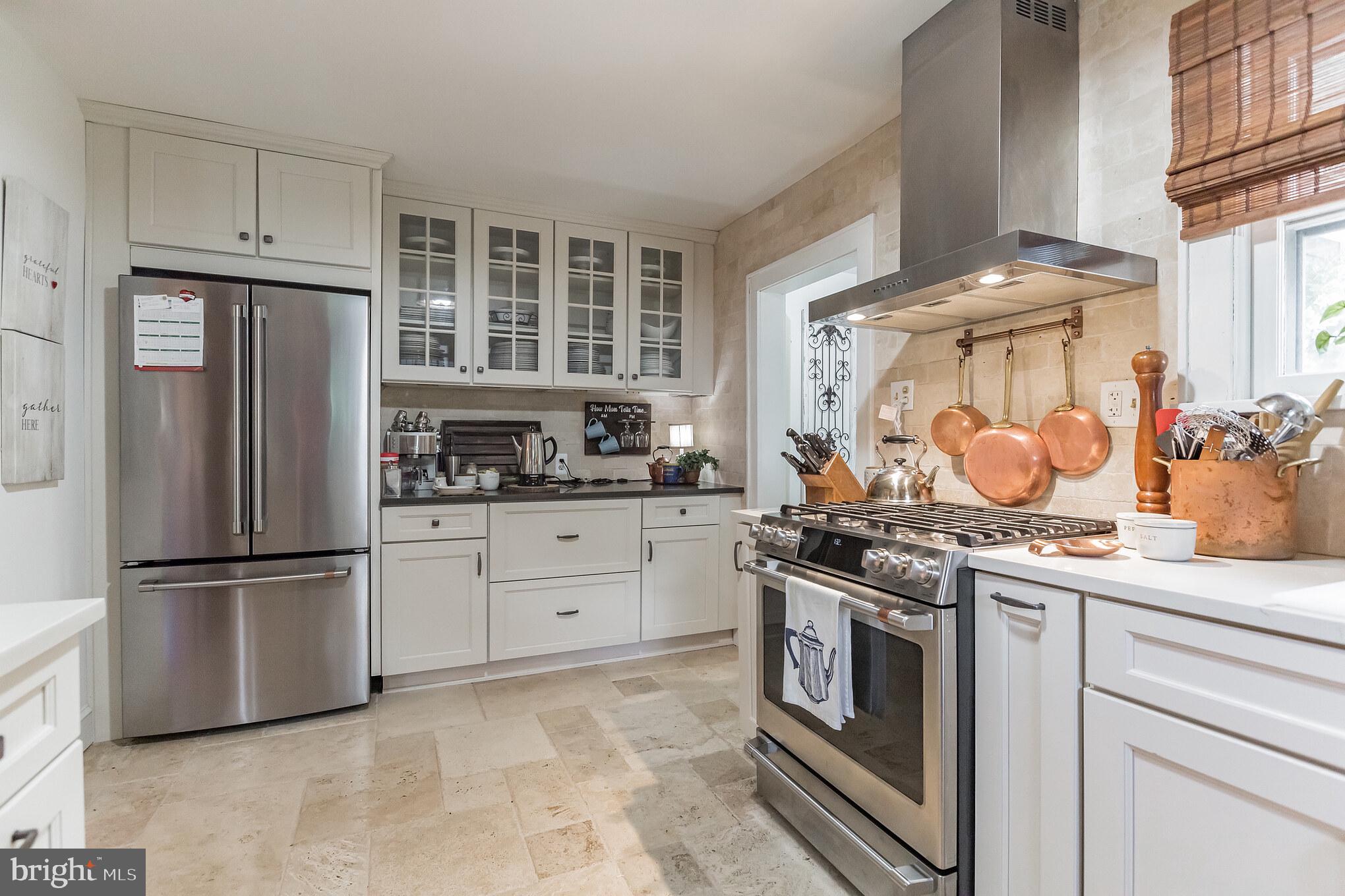 592 Homeland Road Carneys Point, NJ 08069 - Photo 5 of 27