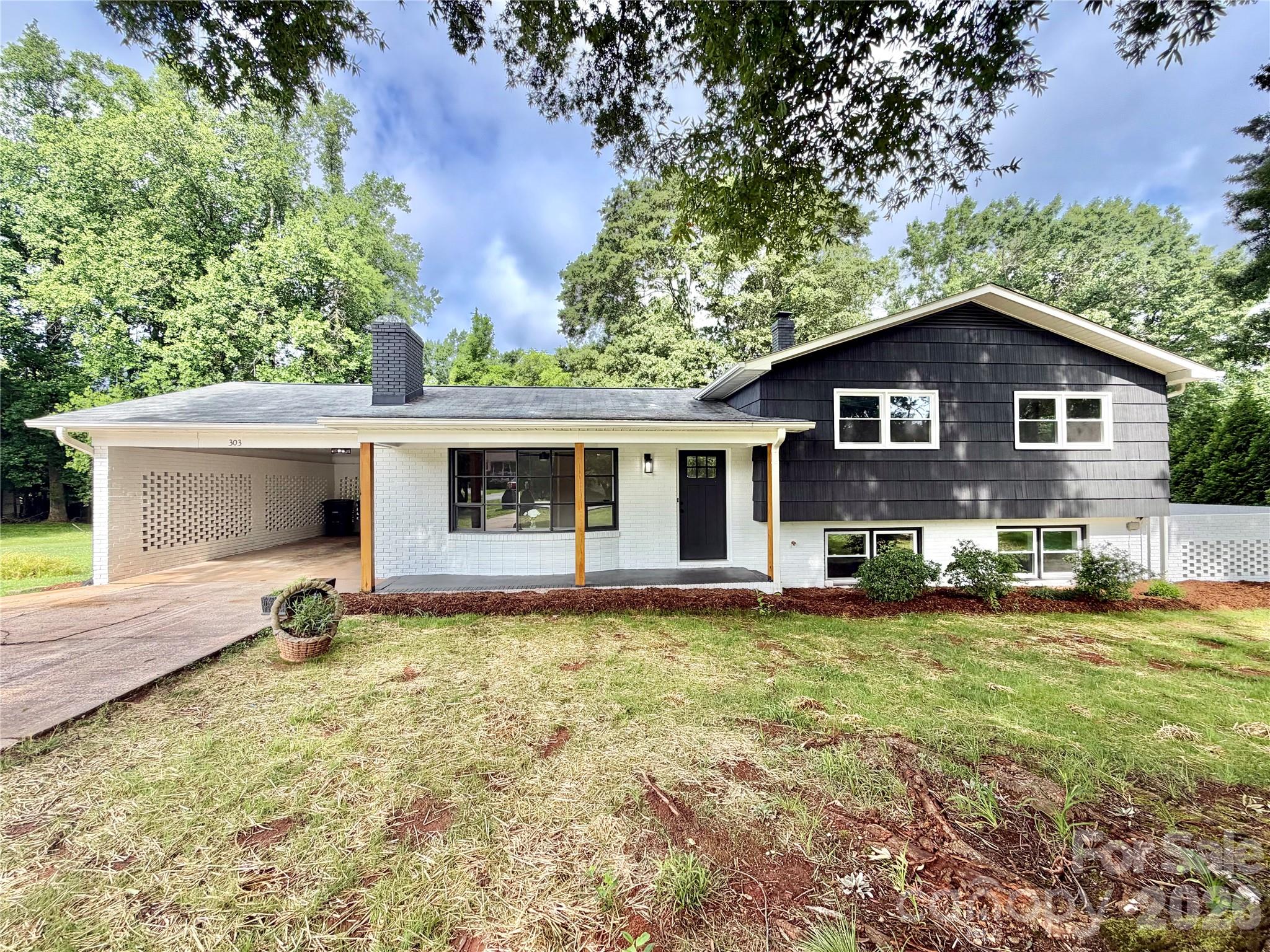 303 Deal Avenue Conover, NC 28613 - Photo 2 of 33