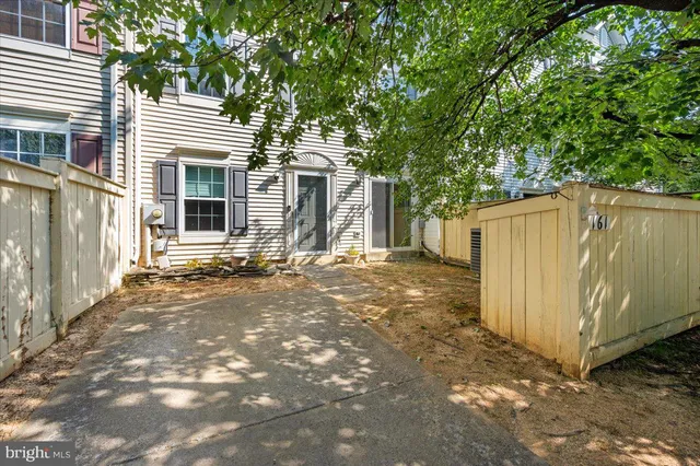 $2,650 | 161 Heathfield Drive, Frederick, MD 21702