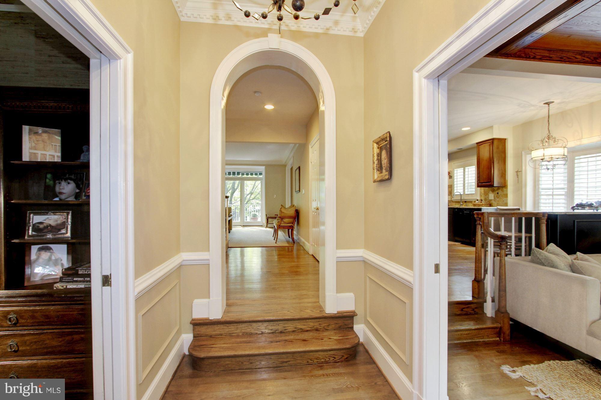 8029 Quarry Ridge Way Bethesda, MD 20817 - Photo 2 of 30 Interior (General)