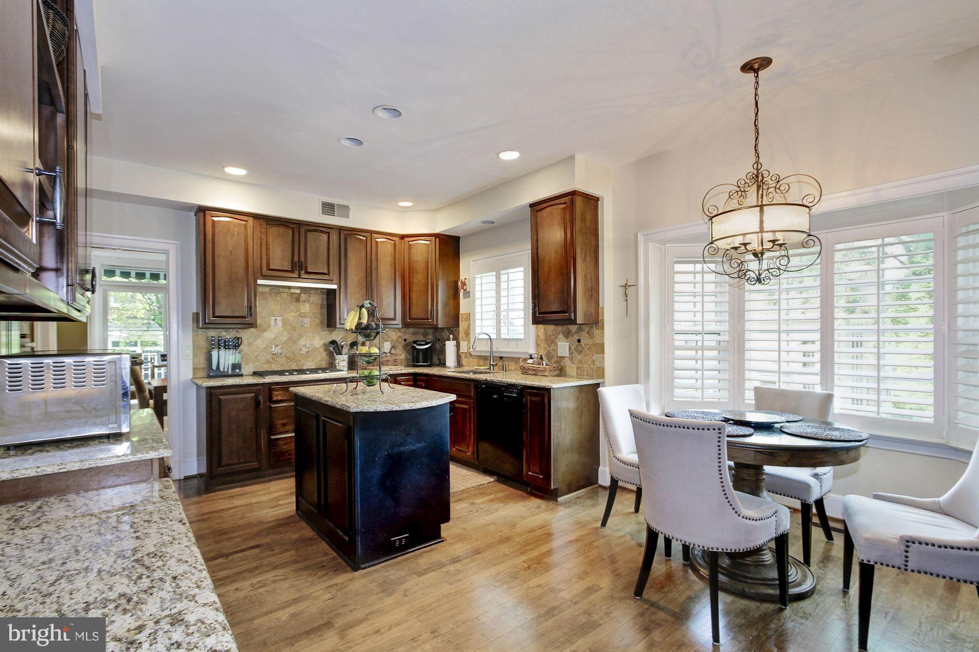 8029 Quarry Ridge Way Bethesda, MD 20817 - Photo 11 of 30 Kitchen