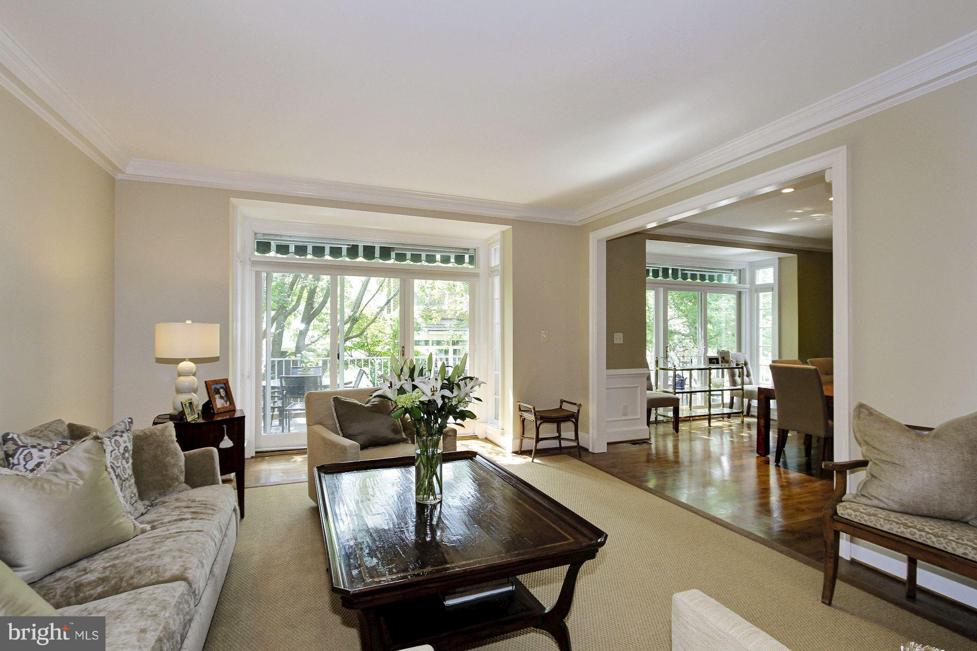 8029 Quarry Ridge Way Bethesda, MD 20817 - Photo 4 of 30 Living Room