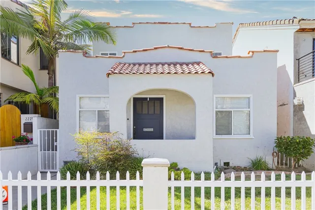 $1,399,900 | 229 La Verne Avenue, Long Beach, CA 90803