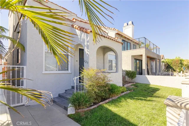 $1,399,900 | 229 La Verne Avenue, Long Beach, CA 90803