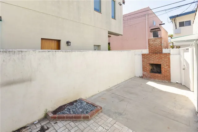 $1,399,900 | 229 La Verne Avenue, Long Beach, CA 90803