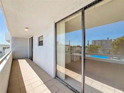 $239,000 | 7300 Wayne Avenue, Unit 211, Miami Beach, FL 33141