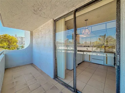 $239,000 | 7300 Wayne Avenue, Unit 211, Miami Beach, FL 33141