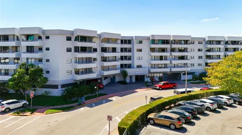 $239,000 | 7300 Wayne Avenue, Unit 211, Miami Beach, FL 33141