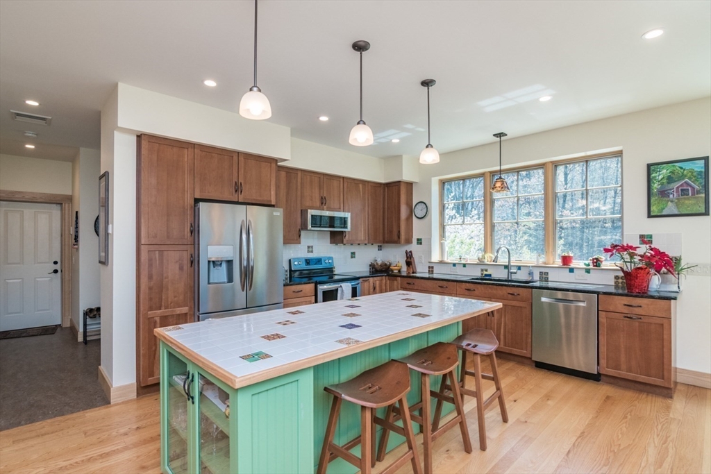 474 Little Mohawk Road Shelburne, MA 01370 - Photo 6 of 42