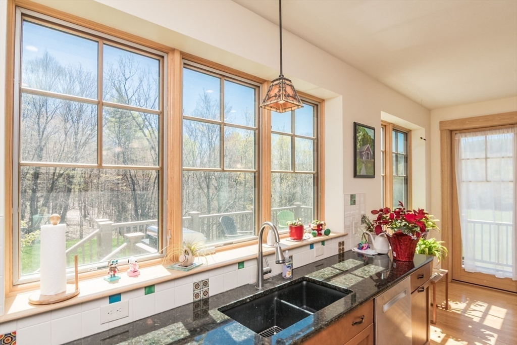 474 Little Mohawk Road Shelburne, MA 01370 - Photo 8 of 42