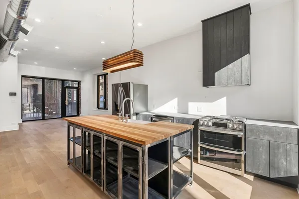 $3,000 | 1414 North Maplewood Avenue, Unit 1, Chicago, IL 60622