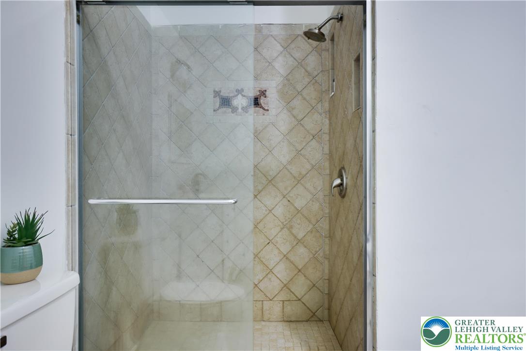 421 King Arthur Road Pocono Lake, PA 18347 - Photo 12 of 29 a bathroom with a shower