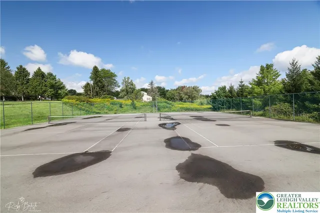 $2,650 | 421 King Arthur Road, Pocono Lake, PA 18347