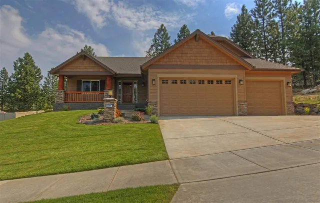 $369,900 | 6906 East Columbia Drive, Spokane, WA 99212