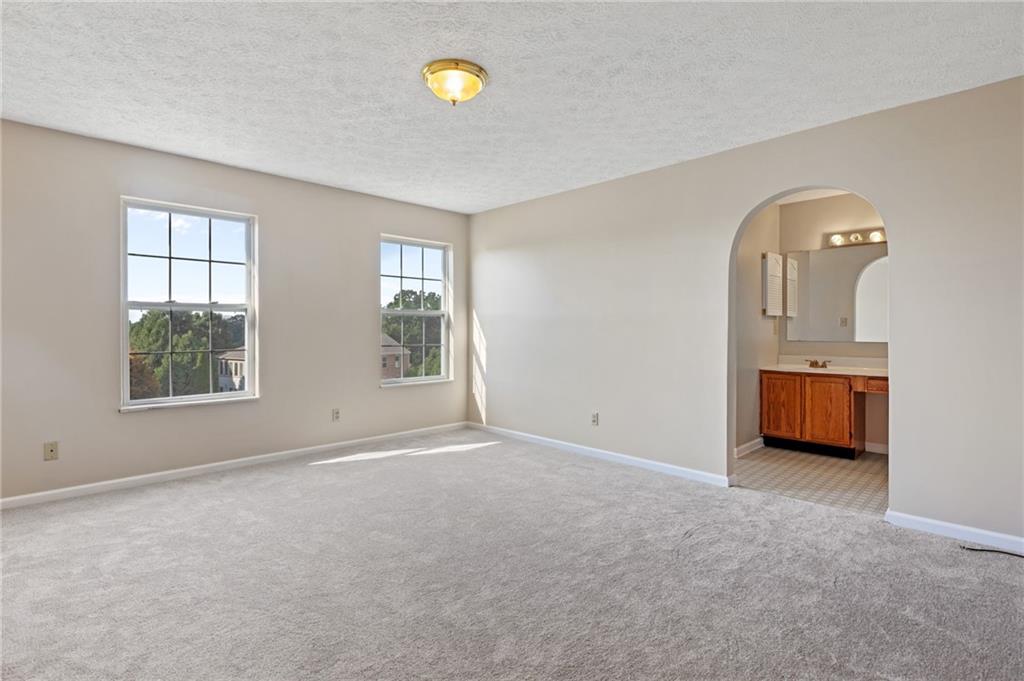 6 Wellington Court McKees Rocks, PA 15136 - Photo 12 of 24 an empty room with windows