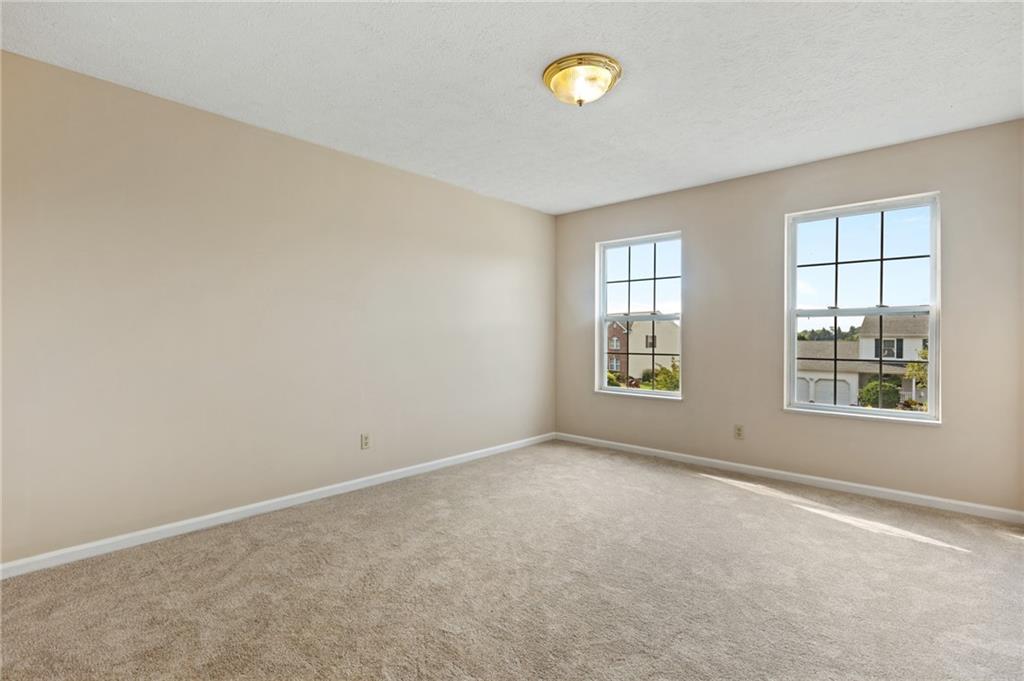 6 Wellington Court McKees Rocks, PA 15136 - Photo 14 of 24 an empty room with a window