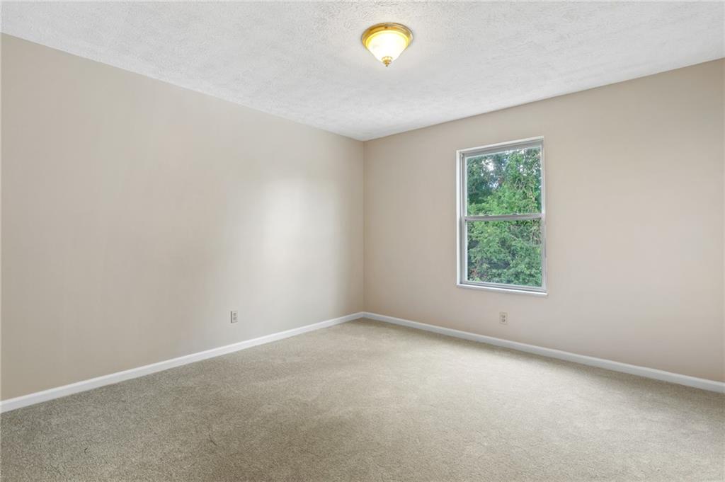 6 Wellington Court McKees Rocks, PA 15136 - Photo 18 of 24 an empty room with a window