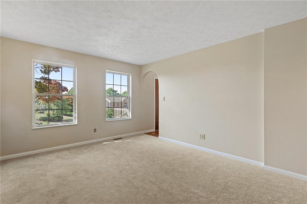 6 Wellington Court McKees Rocks, PA 15136 - Photo 4 of 24 an empty room with windows