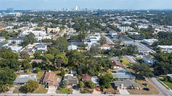 $525,000 | 305 North Lauber Way, Tampa, FL 33609