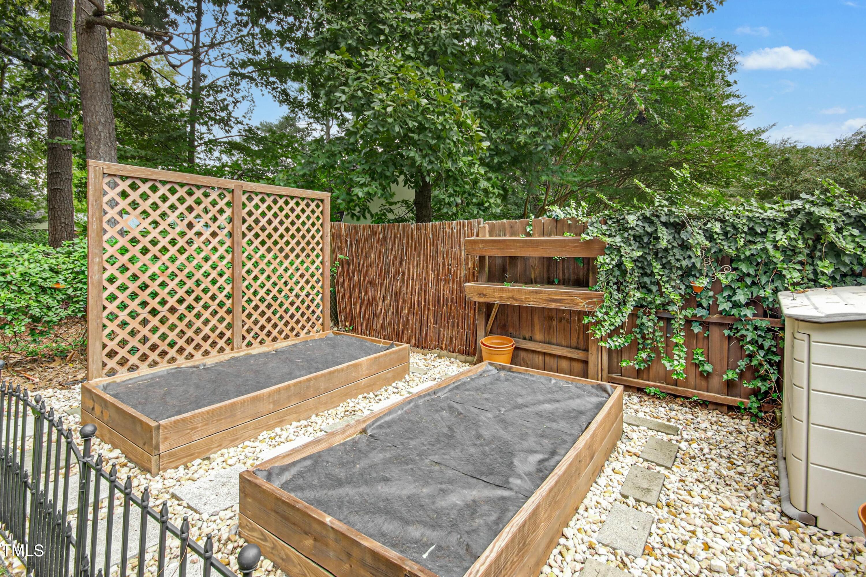 213 Rosehaven Drive Raleigh, NC 27609 - Photo 24 of 32 021-472872-213_Rosehaven_Drive_IMG_2108_
