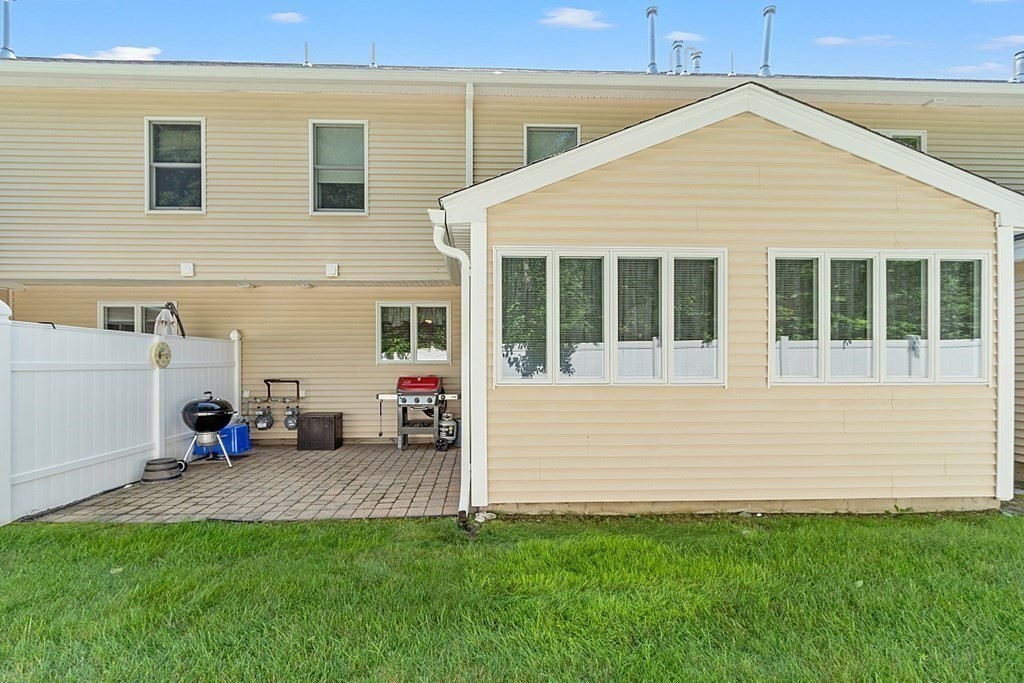 216 Rangeway Road, Unit 183 Billerica, MA 01862 - Photo 28 of 35 a view of a house with backyard