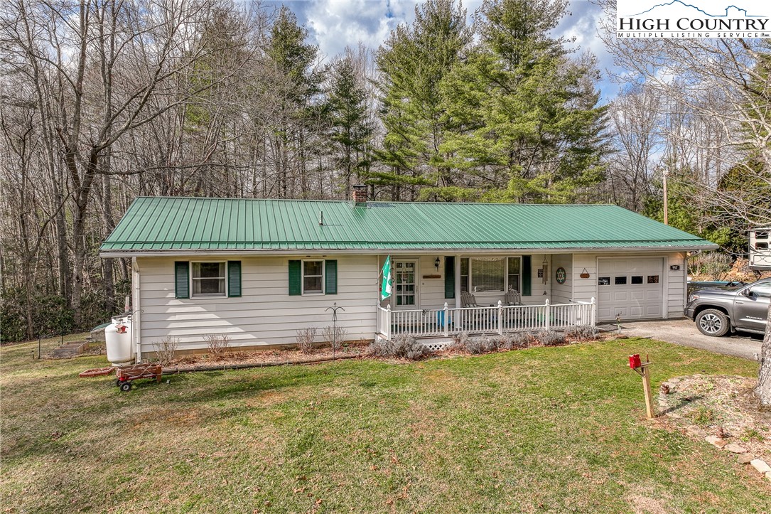 557 Waddell Road Mountain City, TN 37683 - Photo 1 of 48