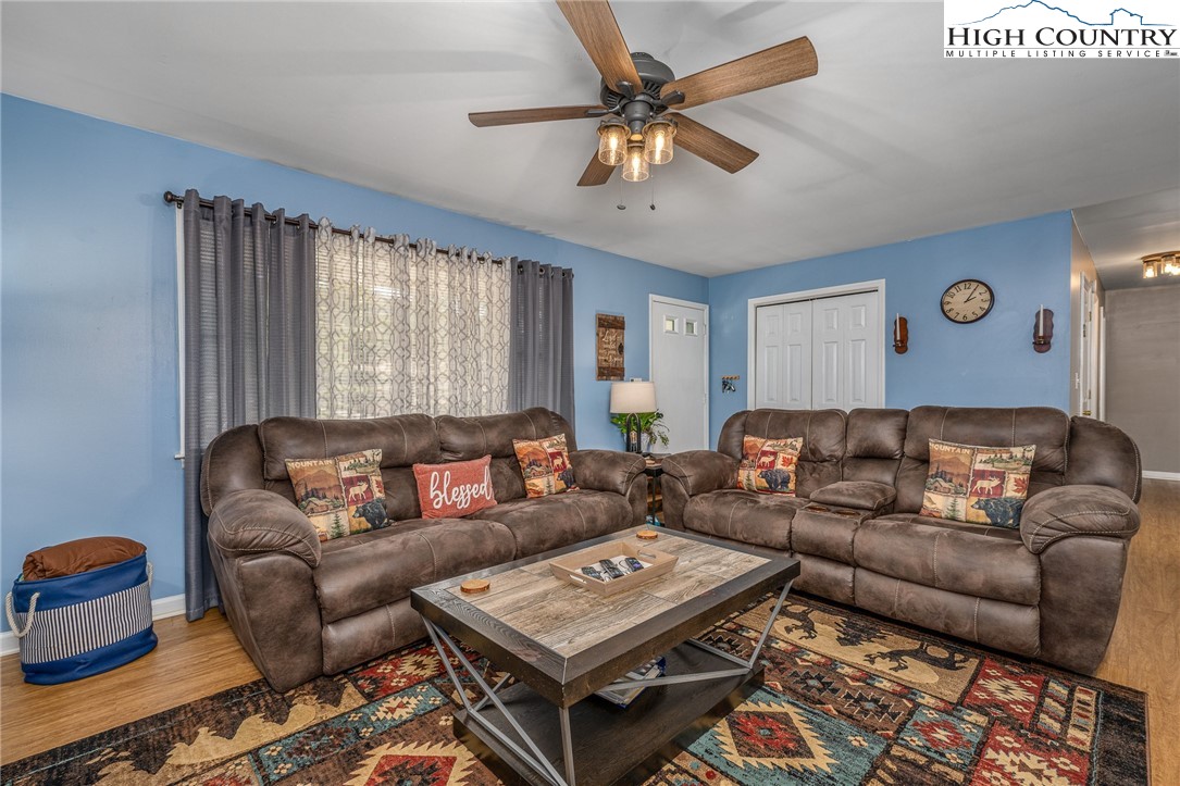 557 Waddell Road Mountain City, TN 37683 - Photo 17 of 48